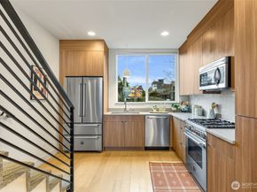 908 N 46th Street F, Seattle WA 98103