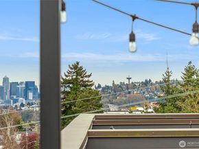 908 N 46th Street F, Seattle WA 98103