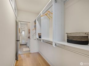 908 N 46th Street F, Seattle WA 98103