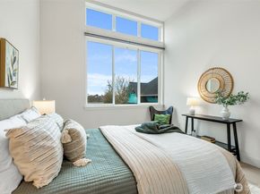 908 N 46th Street F, Seattle WA 98103