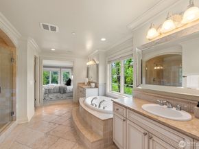 3424 97th Avenue SE, Mercer Island WA 98040