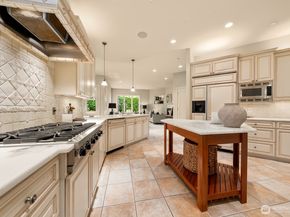 3424 97th Avenue SE, Mercer Island WA 98040