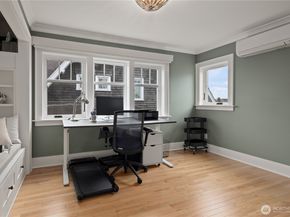 4306 Burke Avenue N, Seattle WA 98103