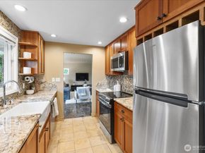 16010 SE 5th Street, Bellevue WA 98008
