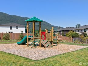 639 SE 12th Place 24, North Bend WA 98045