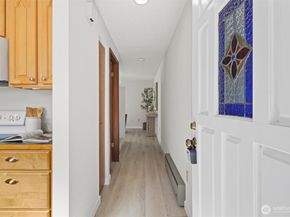 1230 101st Place NE 1230, Bellevue WA 98004