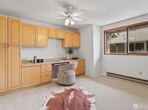 1230 101st Place NE 1230, Bellevue WA 98004