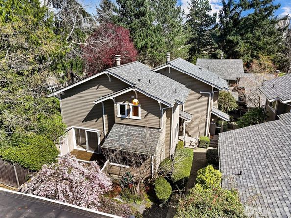 1230 101st Place NE 1230, Bellevue WA 98004