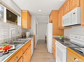1230 101st Place NE 1230, Bellevue WA 98004