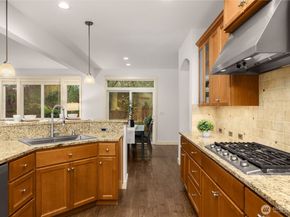 10608 106th Place NE, Kirkland WA 98033