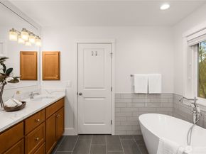 10608 106th Place NE, Kirkland WA 98033