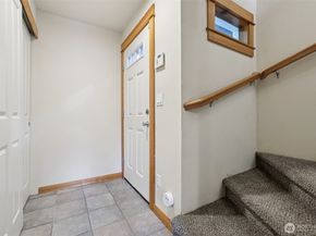 9047 17th Avenue SW A, Seattle WA 98106