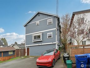 9047 17th Avenue SW A, Seattle WA 98106