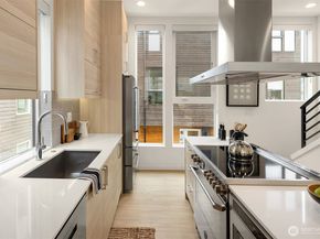 819 NW 54th Street B, Seattle WA 98107