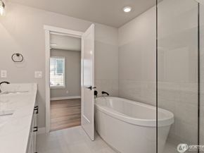 6609 S 128th Street, Seattle WA 98178