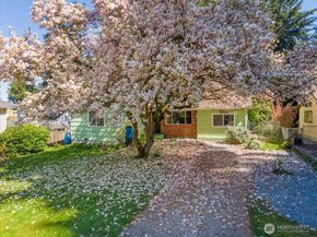 14828 Ashworth Avenue N, Shoreline WA 98133