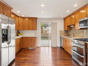 15601 125th Place NE, Woodinville WA 98072