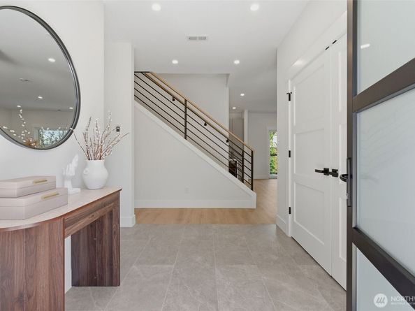 10930 NE 120th Street, Kirkland WA 98034