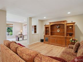 11815 157th Avenue NE, Redmond WA 98052