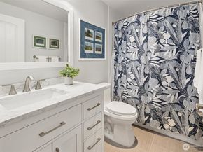 210 Mountain Park Boulevard SW F303, Issaquah WA 98027