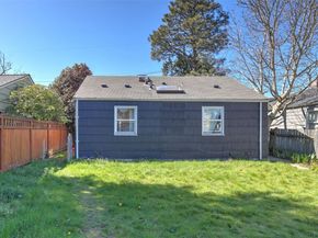 8650 10th Avenue SW, Seattle WA 98106