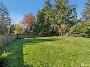 3021 NE 201st Place, Lake Forest Park WA 98155