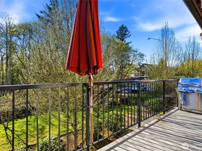 10175 156th Court NE 105, Redmond WA 98052