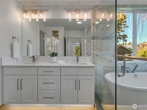 4019 4th Avenue NE B, Seattle WA 98105