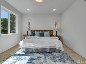 4019 4th Avenue NE B, Seattle WA 98105