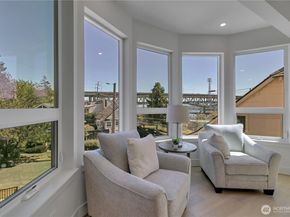 4019 4th Avenue NE B, Seattle WA 98105