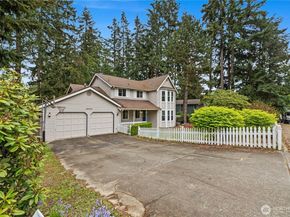 10833 32nd Drive SE, Everett WA 98208