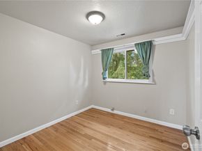 10833 32nd Drive SE, Everett WA 98208