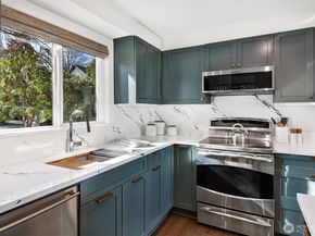 1818 Bigelow Avenue N 301, Seattle WA 98109