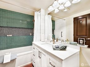 1818 Bigelow Avenue N 301, Seattle WA 98109