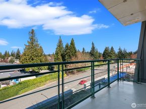 1188 106th Avenue NE 430, Bellevue WA 98004