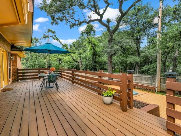 120  Oak Hollow Court S, Azle Texas 76020