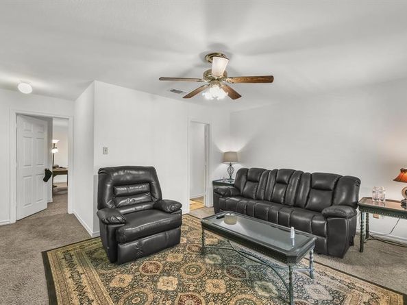120  Oak Hollow Court S, Azle Texas 76020