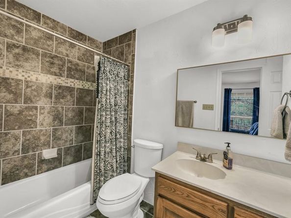 120  Oak Hollow Court S, Azle Texas 76020