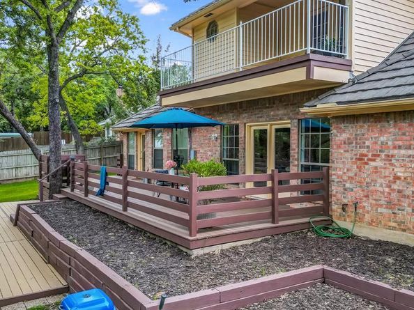 120  Oak Hollow Court S, Azle Texas 76020