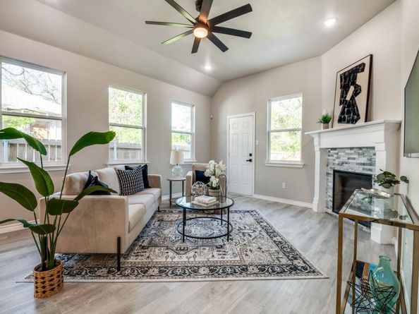3600  Carl Street , Dallas Texas 75210