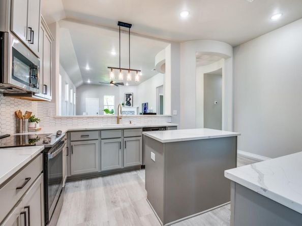 3600  Carl Street , Dallas Texas 75210