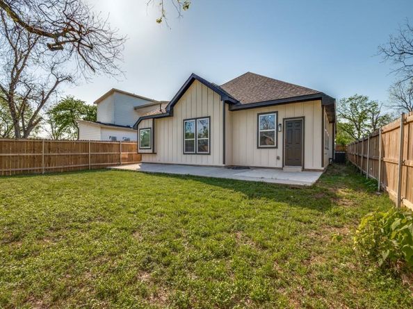 3600  Carl Street , Dallas Texas 75210