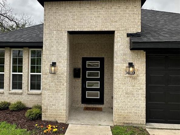 3600  Carl Street , Dallas Texas 75210