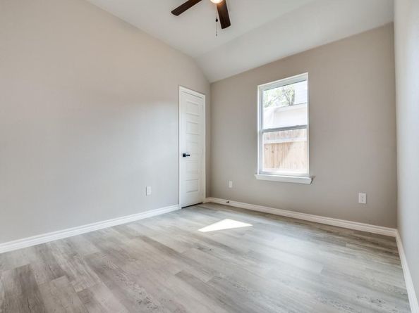 3600  Carl Street , Dallas Texas 75210