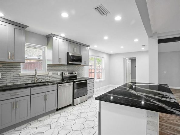 900  Westminster Drive , Richardson Texas 75081