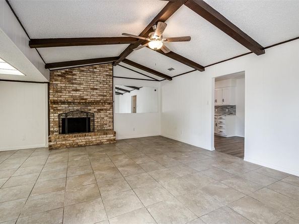 1902  Pat Ln  , Carrollton Texas 75006