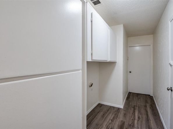 1902  Pat Ln  , Carrollton Texas 75006