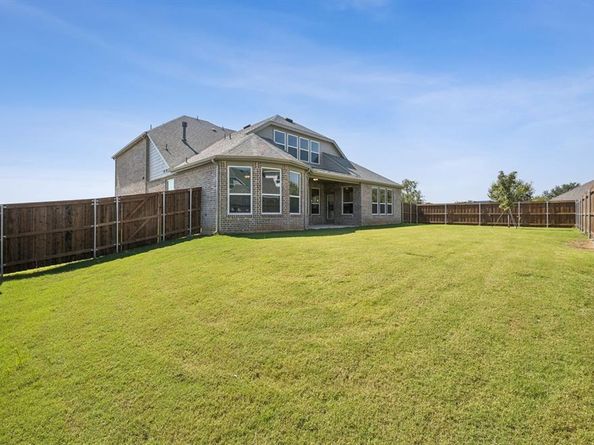 1872  Naseby Road , Fort Worth Texas 76052