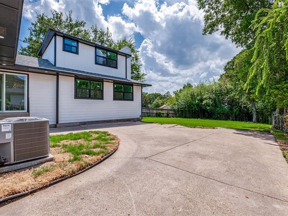 11341  Gatewood Place , Dallas Texas 75218
