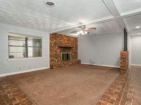 405  Harriett Street , Arlington Texas 76010